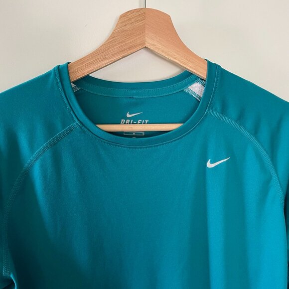 Nike Dri-Fit Womens Activewear Teal and White Shirt Size Large - Picture 3 of 10